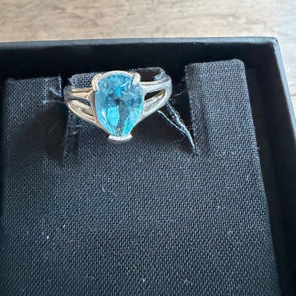Vintage Sterling Silver with Blue Topaz ring size 5.75